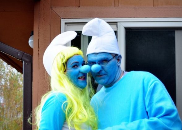 smurf-couple-halloween-costume-idea-640x